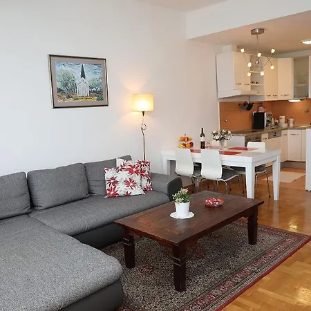 Apartment Elena 2 Zagreb City With Garage Exterior photo