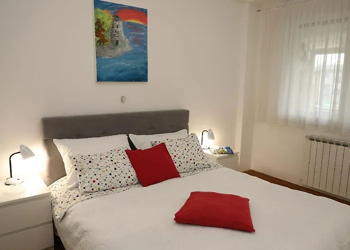 Apartment Elena 2 Zagreb City With Garage