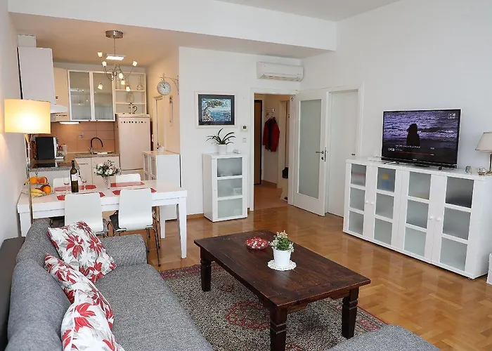 Apartment Elena 2 Zagreb City With Garage