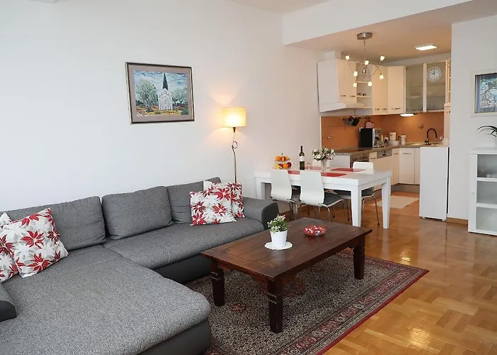 Apartment Elena 2 Zagreb City With Garage