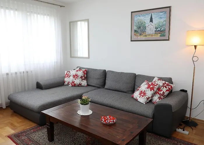 Apartment Elena 2 Zagreb City With Garage
