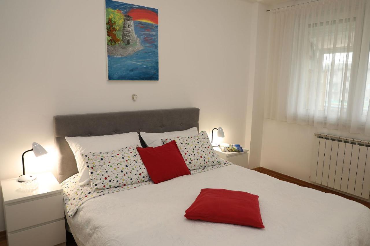 Elena 2 With Garage Apartment *
