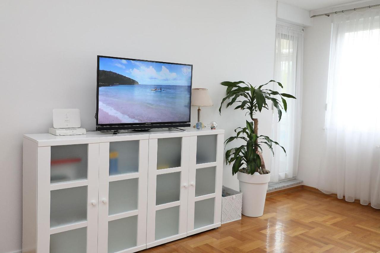 Elena 2 With Garage Apartment *
