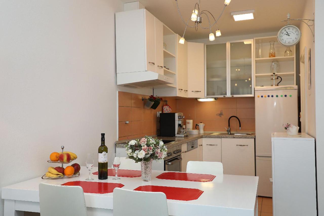 Elena 2 With Garage Apartment Zagreb
