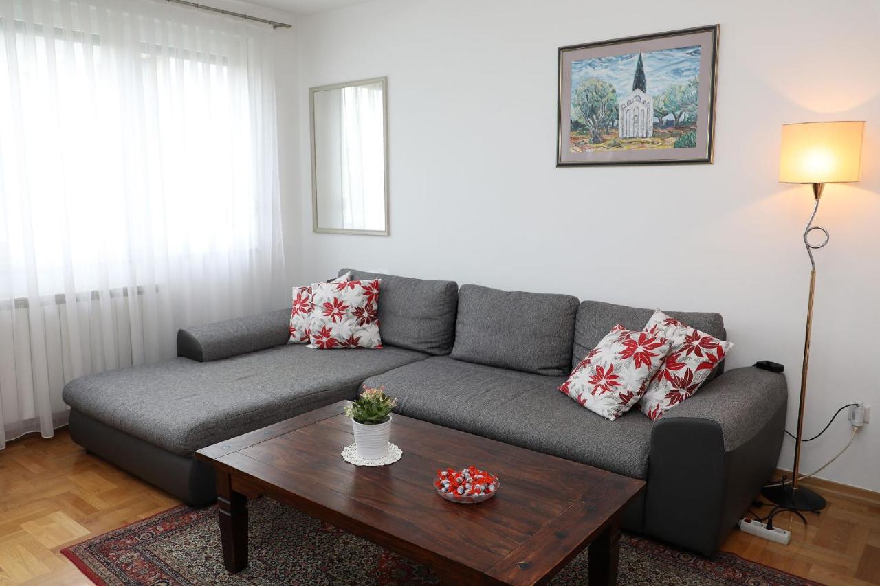 Elena 2 With Garage Apartment Zagreb